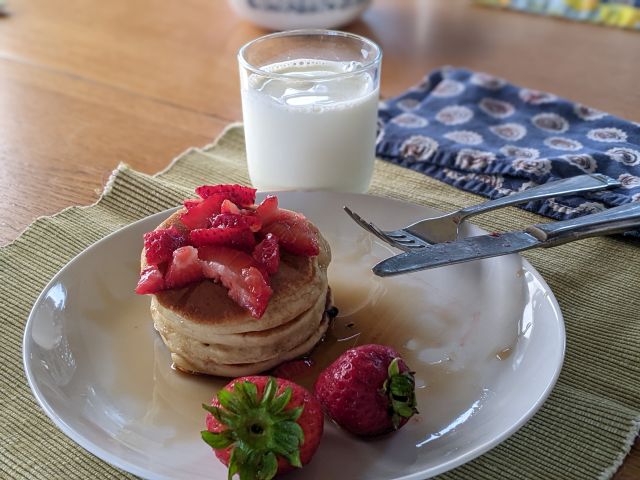 Pancakes with strawberries